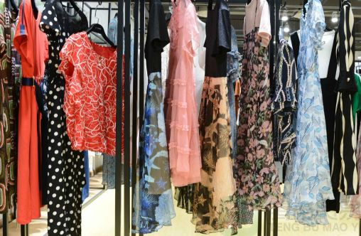 回收服装库存